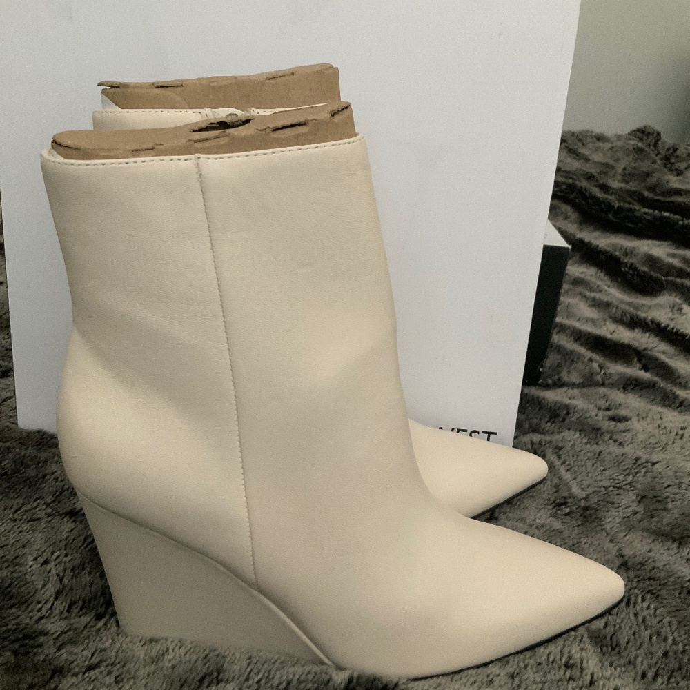 Nine West Side Zippered Wedge Bootie Ivory New
